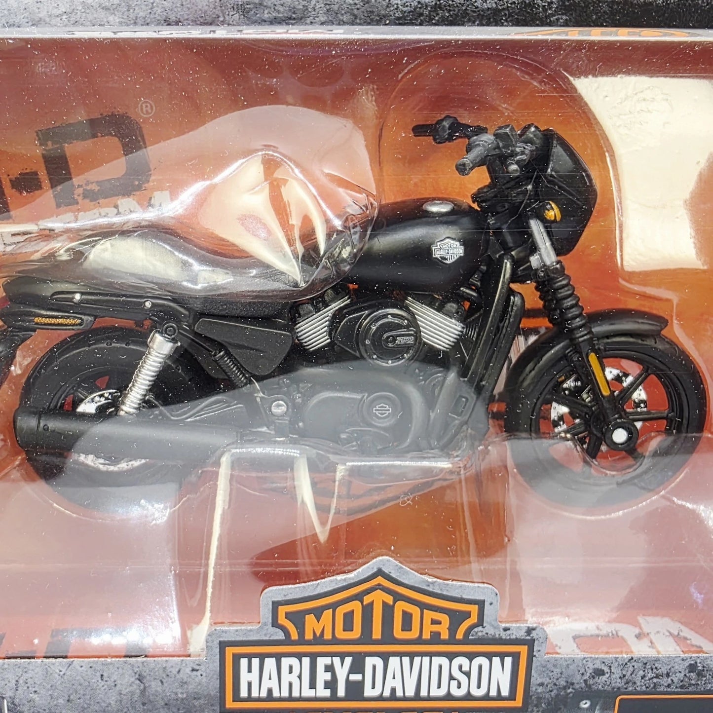 Harley-Davidson® 1:18 2015 Black Street 750 XR