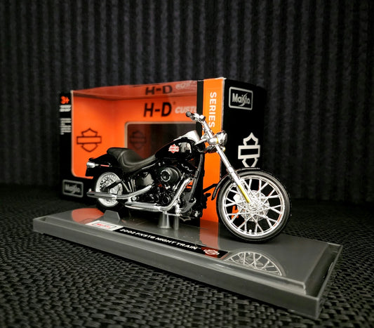 Harley-Davidson® 1:18 2002 FXSTB NIGHT TRAIN Motorcycle Series 45