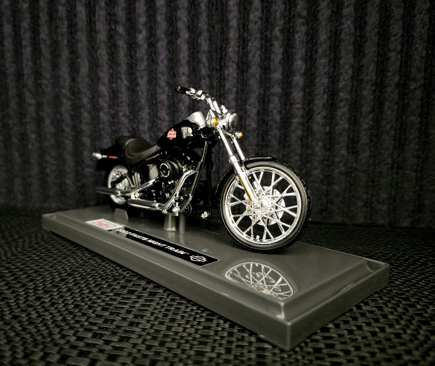 Harley-Davidson® 1:18 2002 FXSTB NIGHT TRAIN Motorcycle Series 45