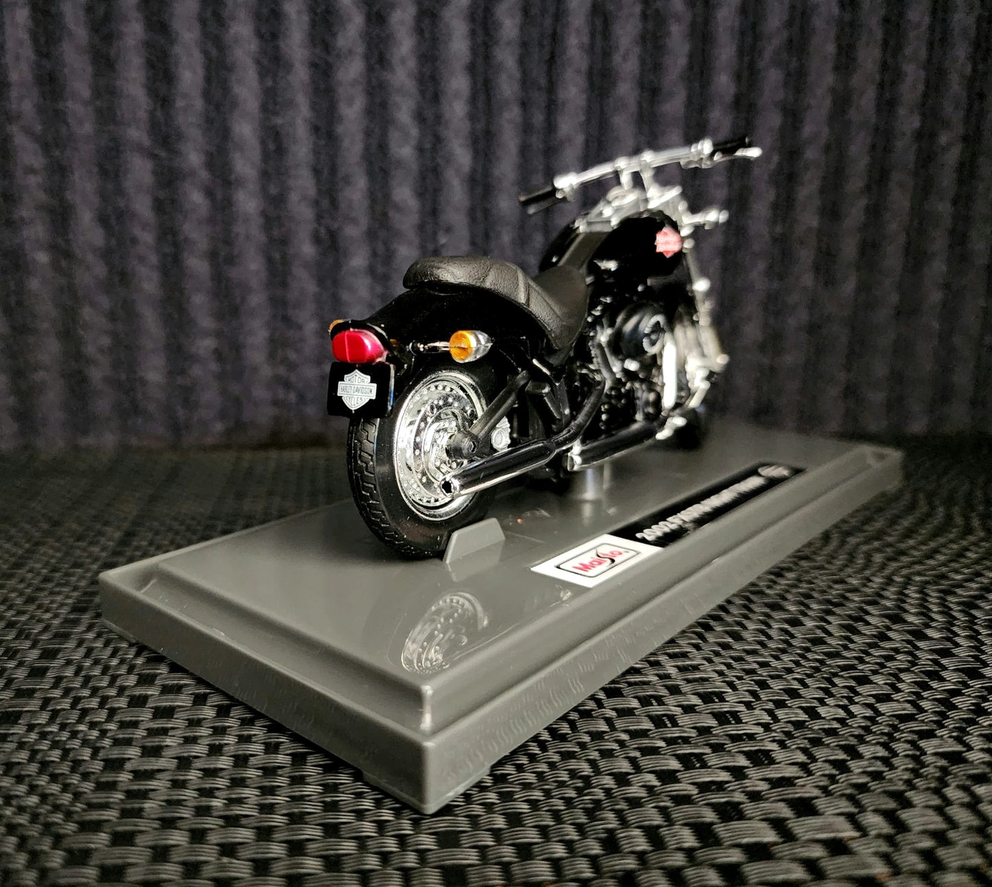 Harley-Davidson® 1:18 2002 FXSTB NIGHT TRAIN Motorcycle Series 45